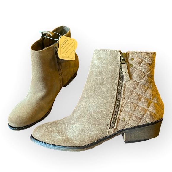 White Mountain Taupe Suede Genuine Leather Heeled Booties - Picture 1 of 6